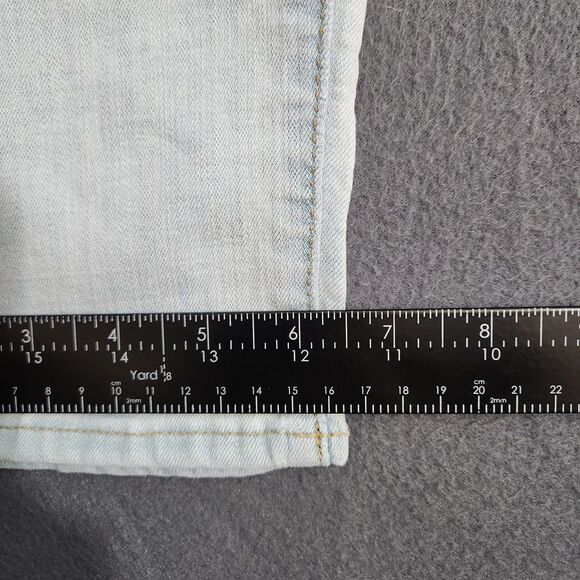 Levi's 311 Women 31 Mid Rise Shaping Skinny Capri Jeans Lightwash - Picture 10 of 12